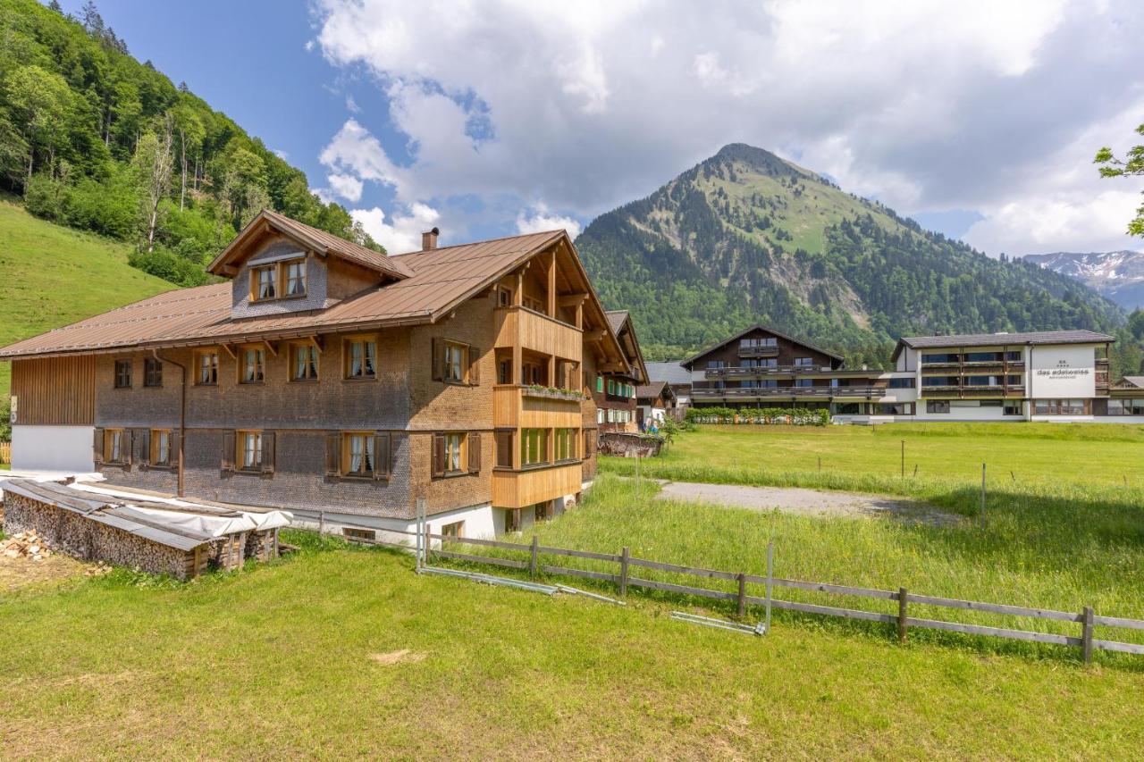 Haus Maria-Theresia Schoppernau Exteriör bild